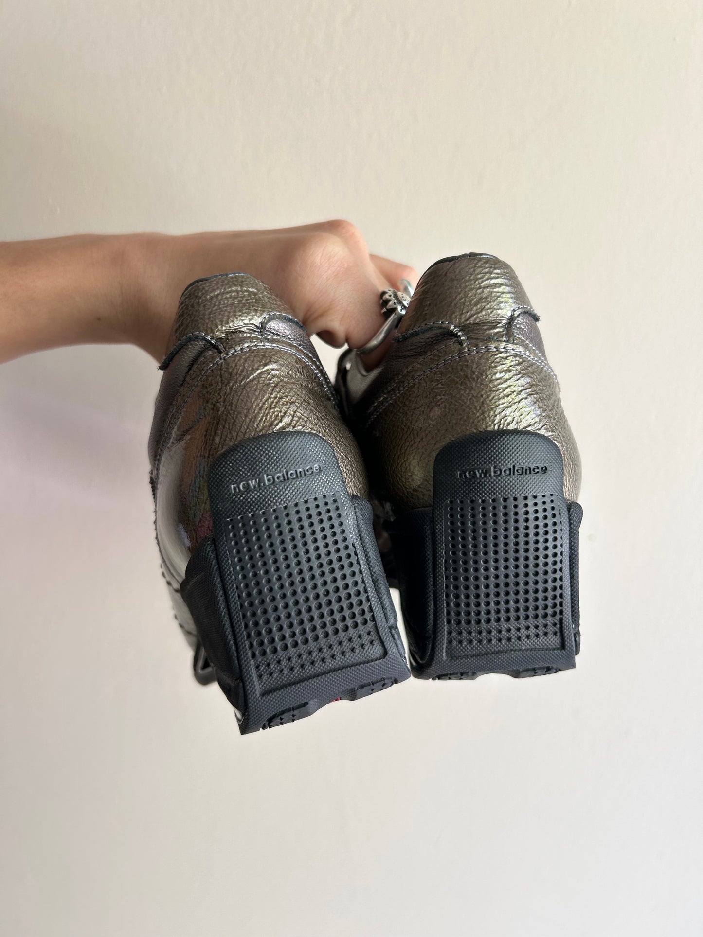 Silver Aravon / New Balance sneakers